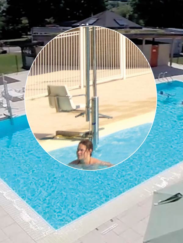 Piscine adaptée aux personnes à Mobilité Réduite